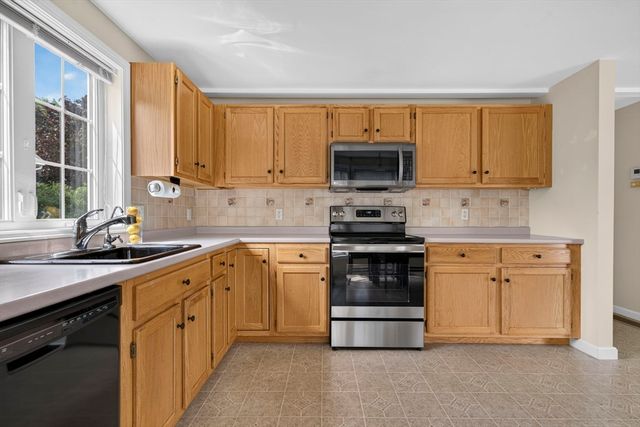199 Heathrow, Manchester, NH 03104