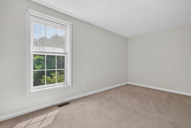 199 Heathrow, Manchester, NH 03104