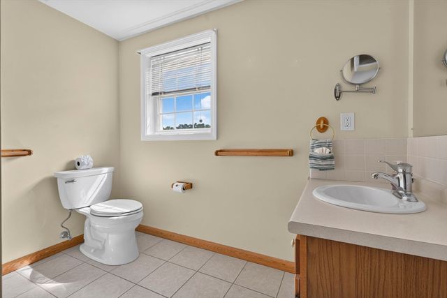 199 Heathrow, Manchester, NH 03104