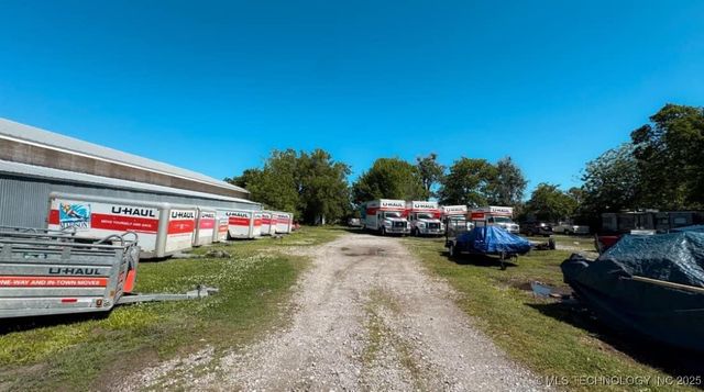 6133 E Admiral Place, Tulsa, OK 74115