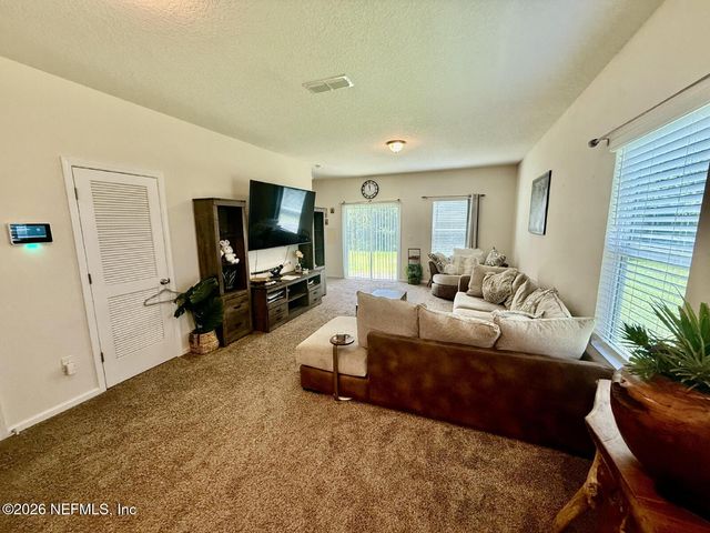 887 CAPITOL Parkway, Jacksonville, FL 32218