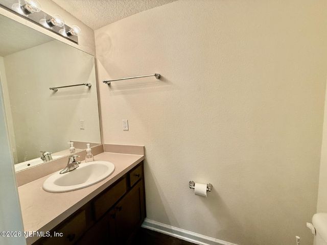 887 CAPITOL Parkway, Jacksonville, FL 32218