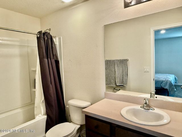 887 CAPITOL Parkway, Jacksonville, FL 32218