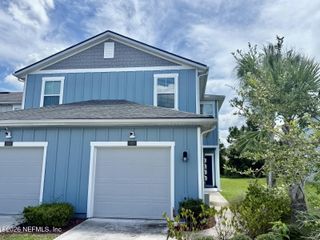 887 CAPITOL Parkway, Jacksonville, FL 32218