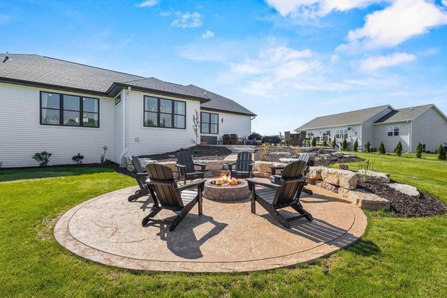 5752 N SEQUOIA DRIVE, Appleton, WI 54913