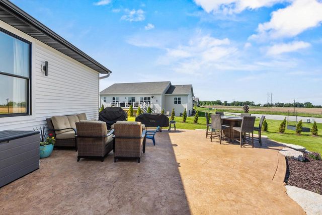 5752 N SEQUOIA DRIVE, Appleton, WI 54913