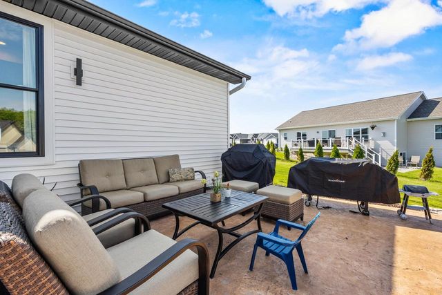 5752 N SEQUOIA DRIVE, Appleton, WI 54913