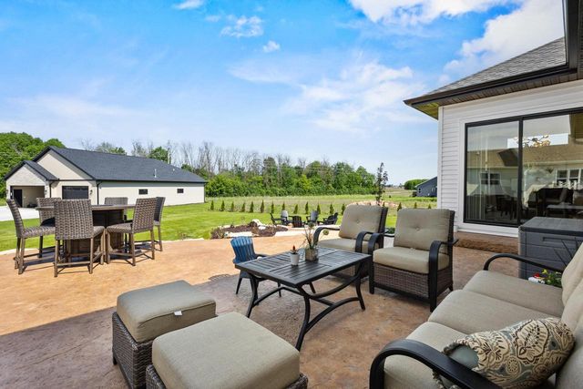 5752 N SEQUOIA DRIVE, Appleton, WI 54913
