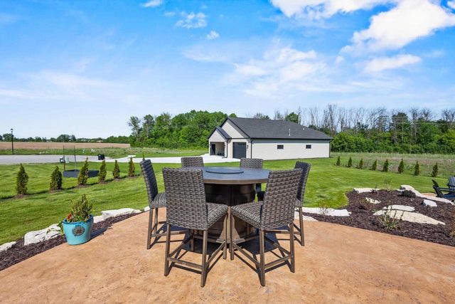 5752 N SEQUOIA DRIVE, Appleton, WI 54913