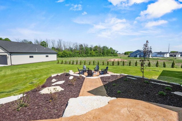 5752 N SEQUOIA DRIVE, Appleton, WI 54913