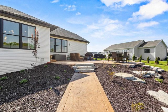 5752 N SEQUOIA DRIVE, Appleton, WI 54913