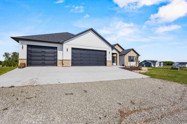 5752 N SEQUOIA DRIVE, Appleton, WI 54913