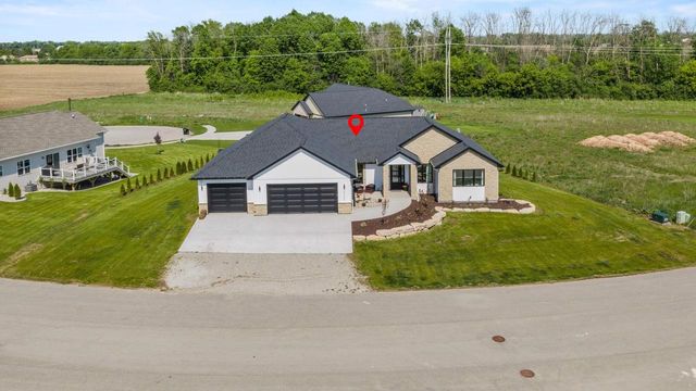 5752 N SEQUOIA DRIVE, Appleton, WI 54913