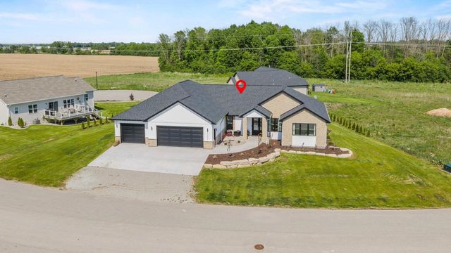 5752 N SEQUOIA DRIVE, Appleton, WI 54913