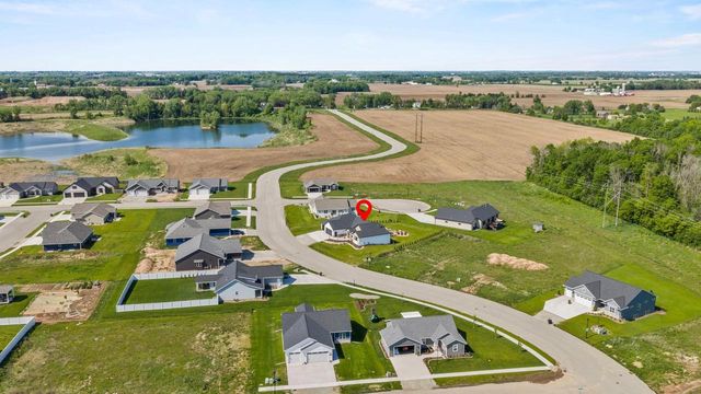 5752 N SEQUOIA DRIVE, Appleton, WI 54913