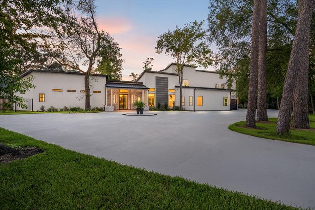 625 Piney Point Road, Houston, TX 77024