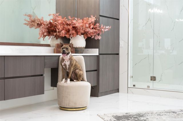 625 Piney Point Road, Houston, TX 77024