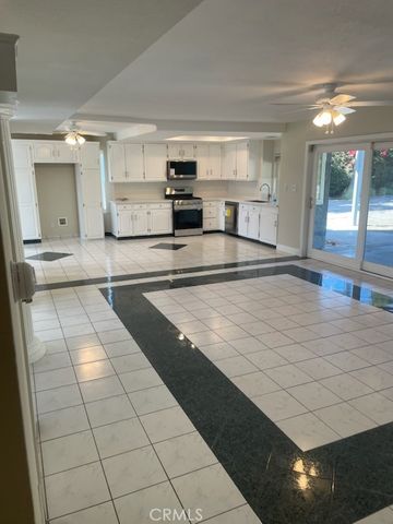 22166 Woodcreek Lane, Wildomar, CA 92595