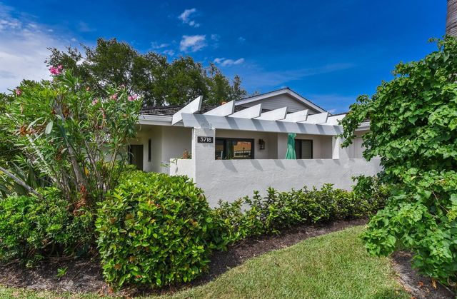 3718 Freshwater Drive, Jupiter, FL 33477