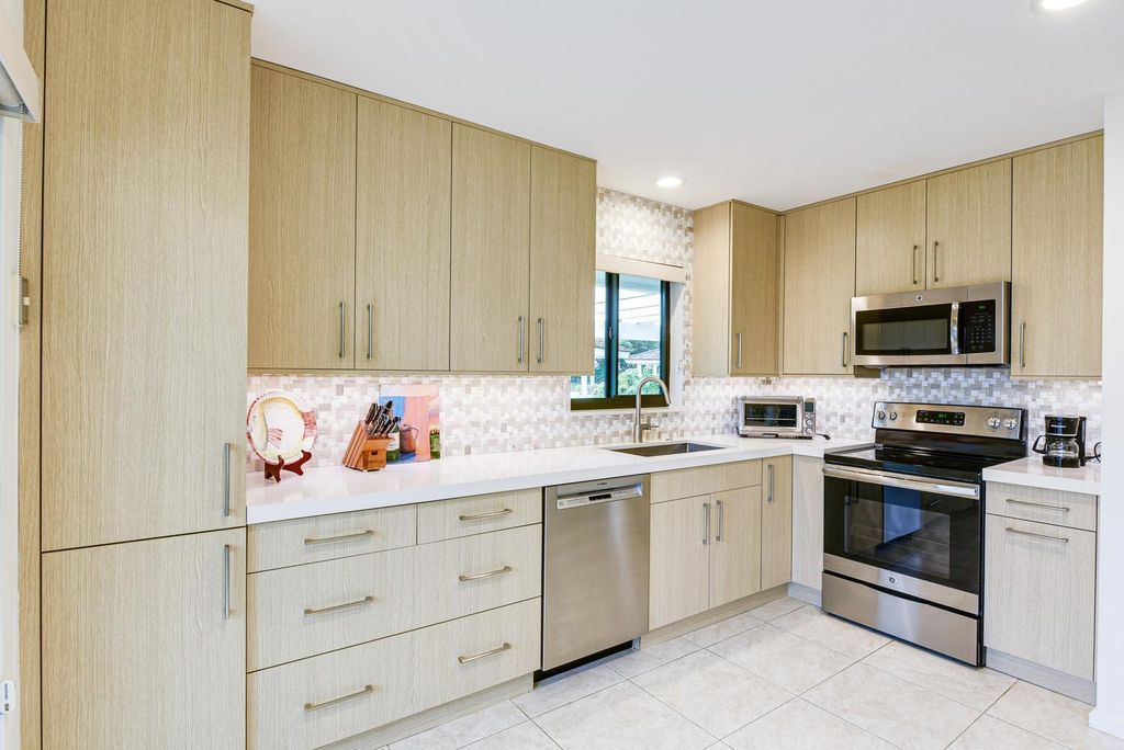 3718 Freshwater Drive, Jupiter, FL 33477