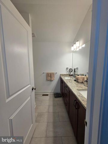 4 TURF CT, Royersford, PA 19468