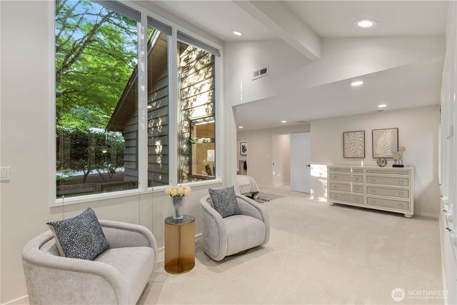 10527 SE 27th Street, Beaux Arts, WA 98004