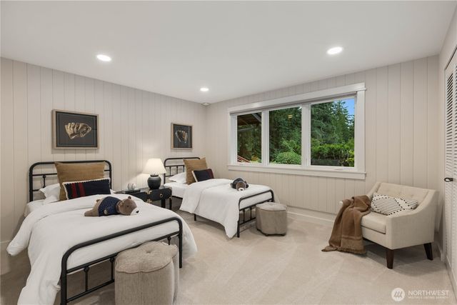 10527 SE 27th Street, Beaux Arts, WA 98004