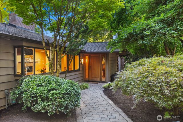 10527 SE 27th Street, Beaux Arts, WA 98004