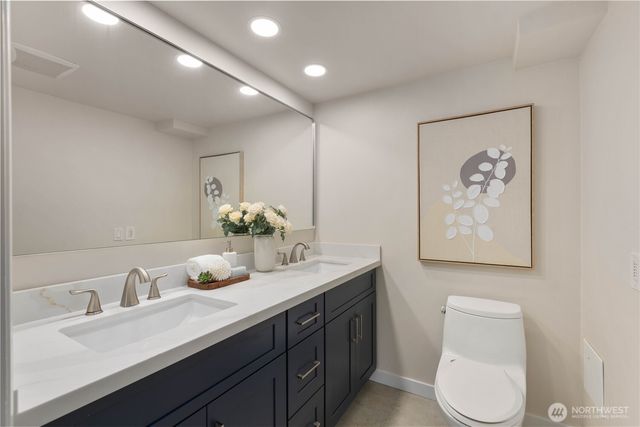 10527 SE 27th Street, Beaux Arts, WA 98004