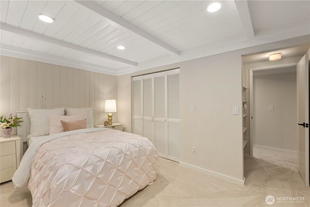 10527 SE 27th Street, Beaux Arts, WA 98004