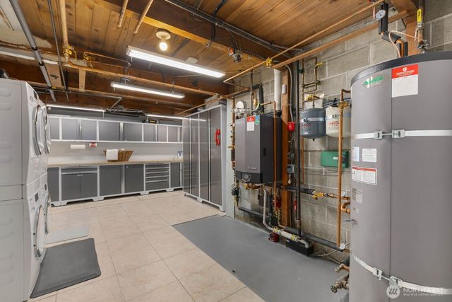10527 SE 27th Street, Beaux Arts, WA 98004