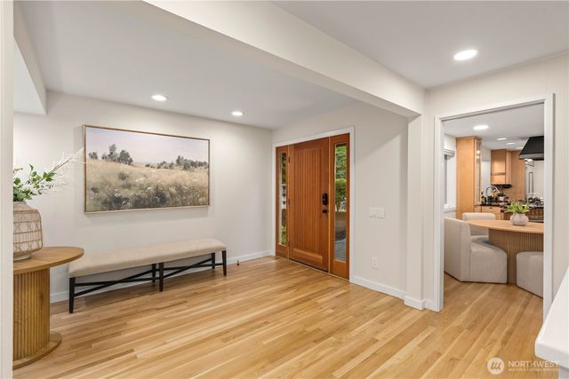 10527 SE 27th Street, Beaux Arts, WA 98004