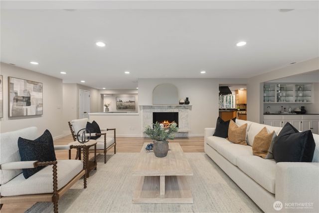 10527 SE 27th Street, Beaux Arts, WA 98004