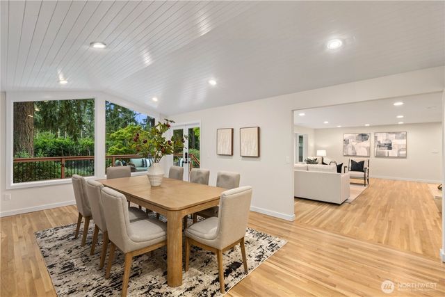 10527 SE 27th Street, Beaux Arts, WA 98004