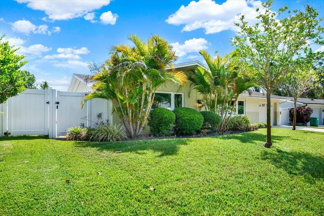 1815 CHATEAU DRIVE E, Clearwater, FL 33756