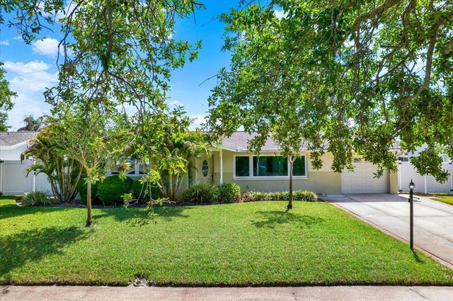 1815 CHATEAU DRIVE E, Clearwater, FL 33756