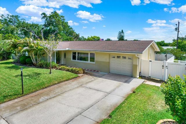 1815 CHATEAU DRIVE E, Clearwater, FL 33756