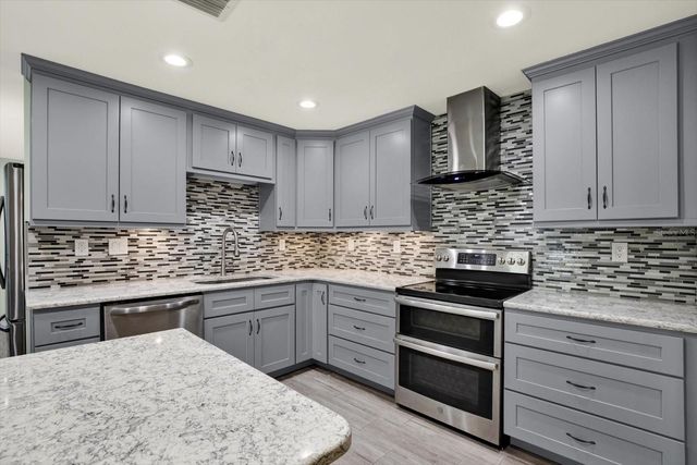 1815 CHATEAU DRIVE E, Clearwater, FL 33756