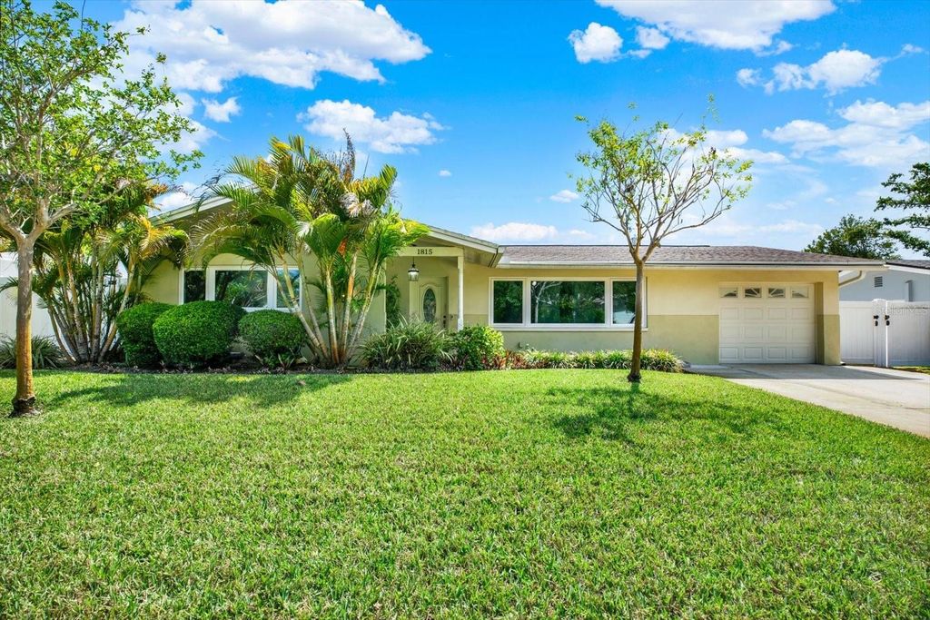 1815 CHATEAU DRIVE E, Clearwater, FL 33756