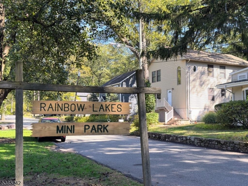 35 Oakdale Rd, Parsippany-troy Hills Twp., NJ 07834