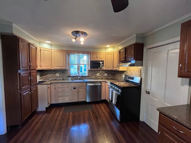 44 Converse St, Palmer, MA 01069