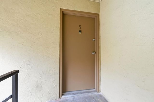 460 Auburn Way 5, San Jose, CA 95129