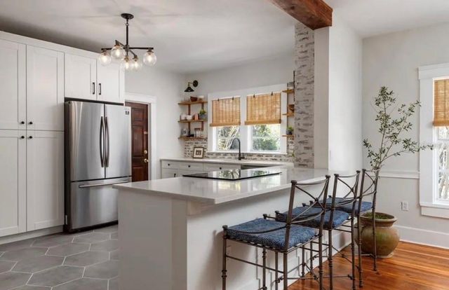 236 W NORTH STREET, Tampa, FL 33604