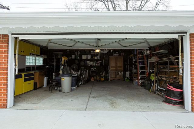 24636 Almond Avenue, Eastpointe, MI 48021