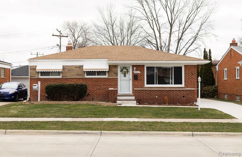 24636 Almond Avenue, Eastpointe, MI 48021