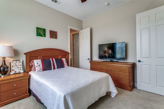 1132 Hemingway Lane, Irving, TX 75063