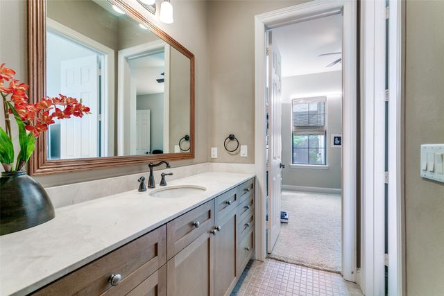 1132 Hemingway Lane, Irving, TX 75063