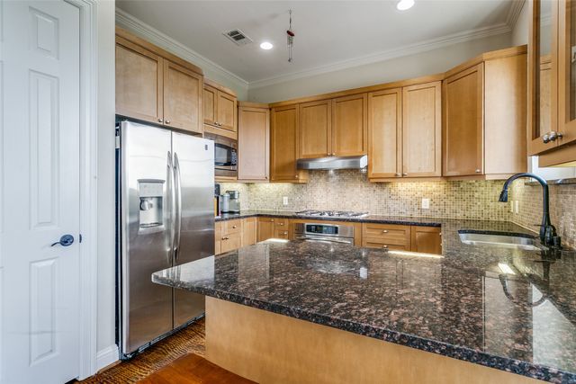 1132 Hemingway Lane, Irving, TX 75063