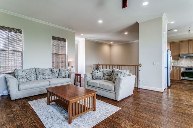 1132 Hemingway Lane, Irving, TX 75063