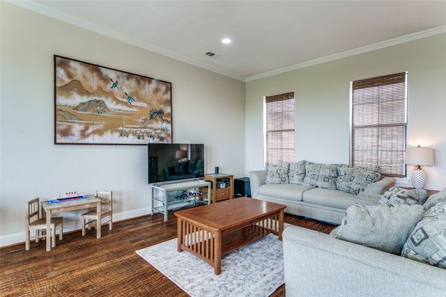 1132 Hemingway Lane, Irving, TX 75063